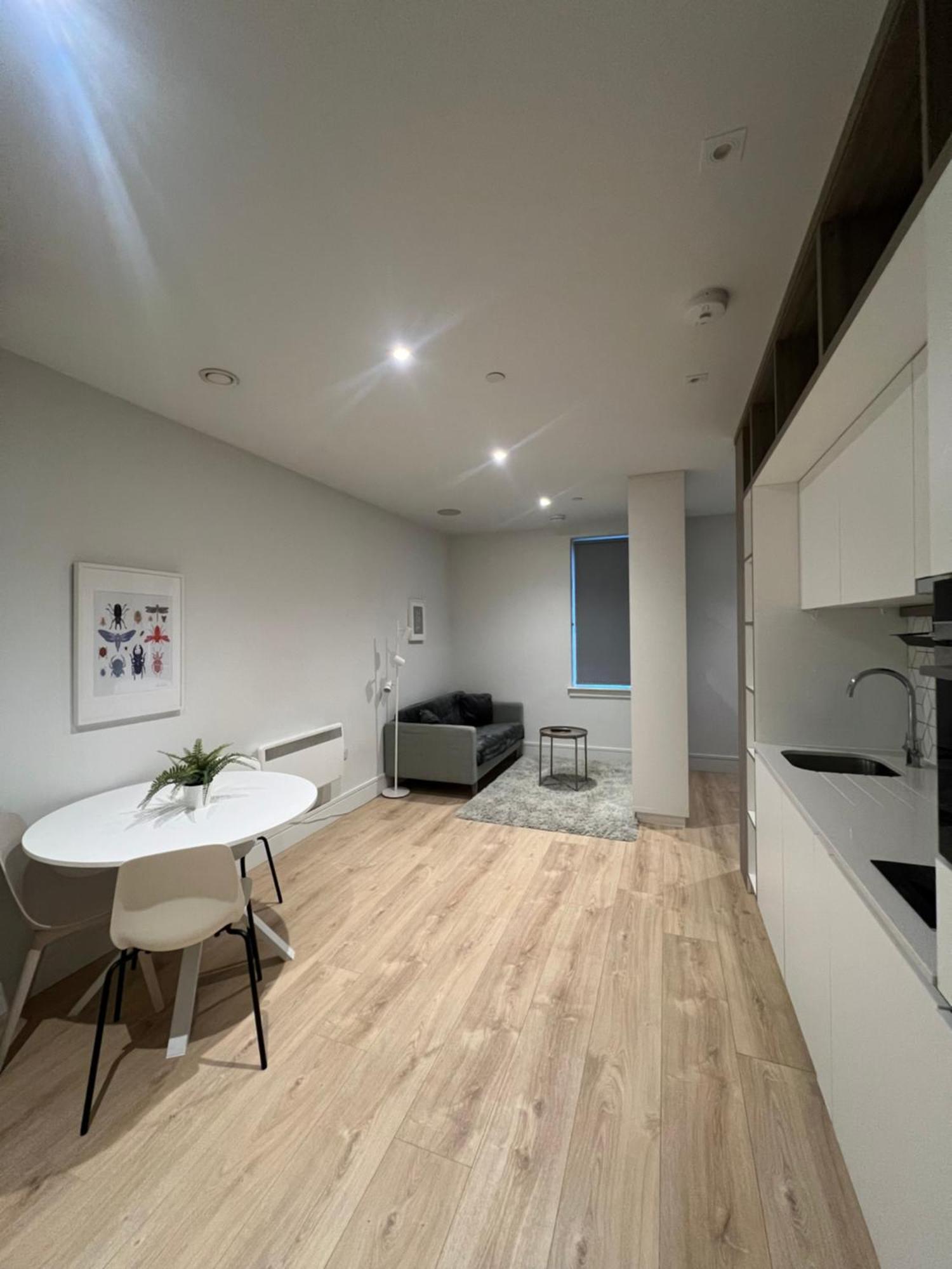 London Heathrow Airport Apartment Voyager House Terminal 12345 - Ev Electric And Parking Available! Hillingdon Extérieur photo