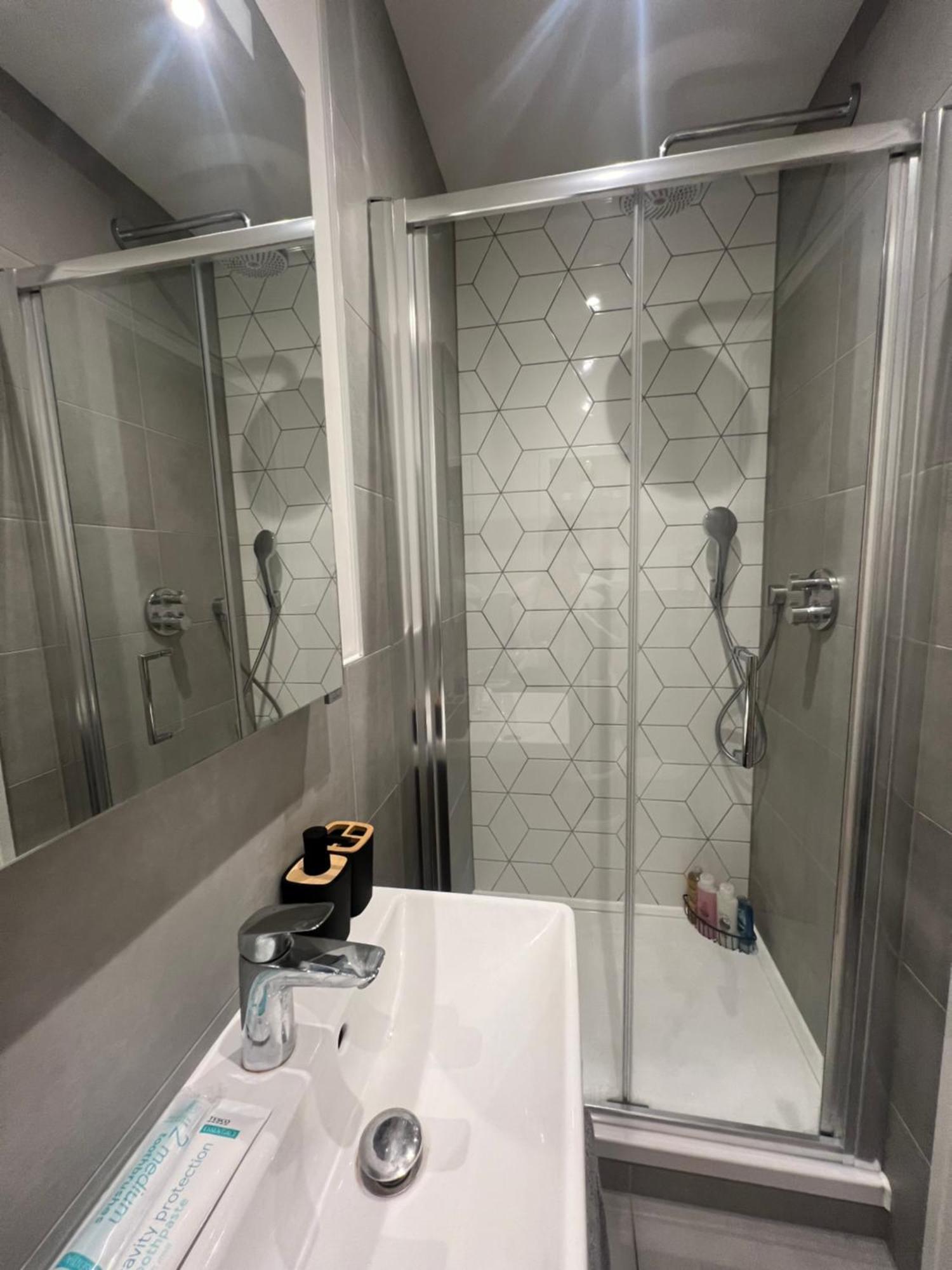 London Heathrow Airport Apartment Voyager House Terminal 12345 - Ev Electric And Parking Available! Hillingdon Extérieur photo