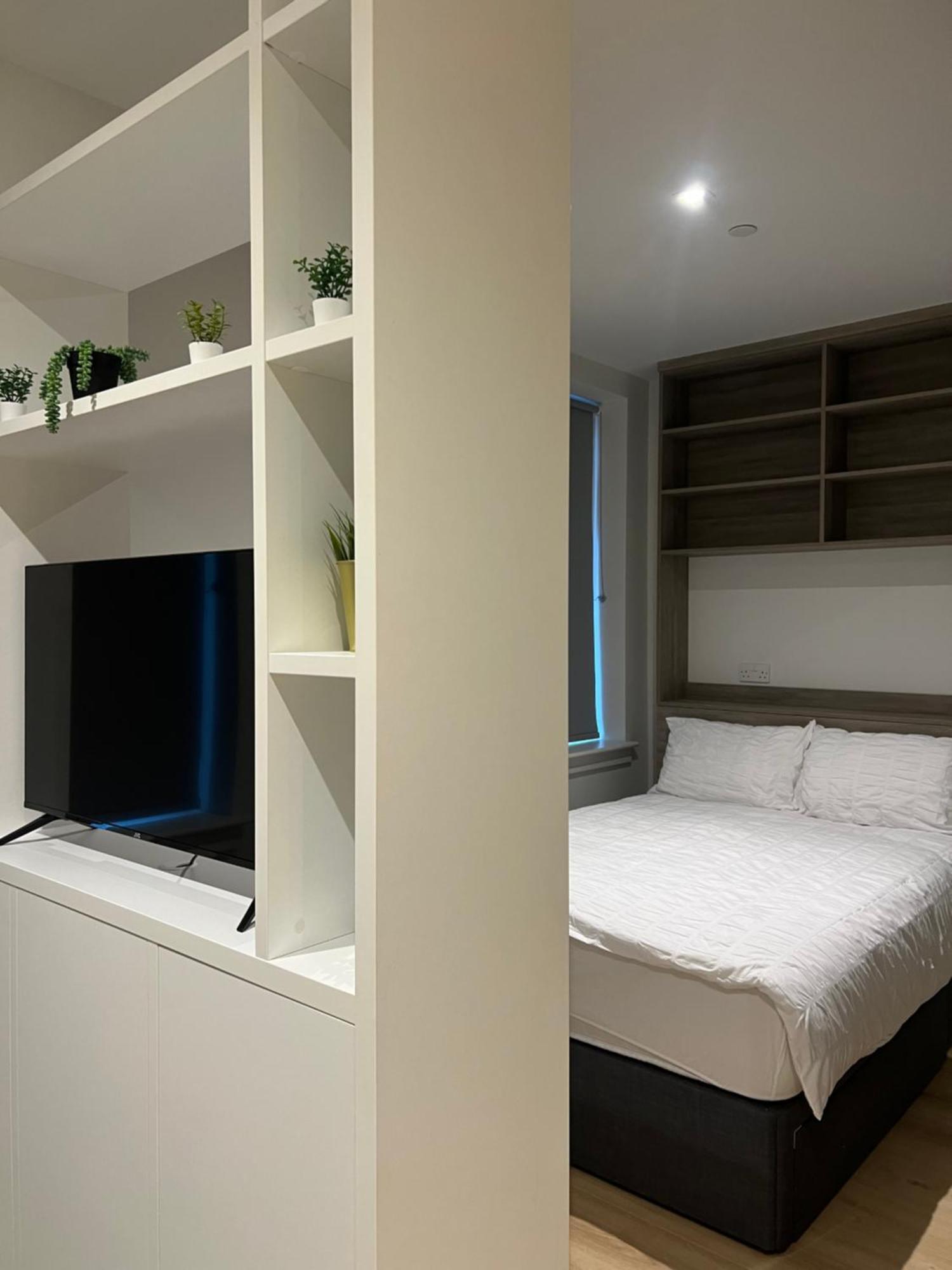 London Heathrow Airport Apartment Voyager House Terminal 12345 - Ev Electric And Parking Available! Hillingdon Extérieur photo