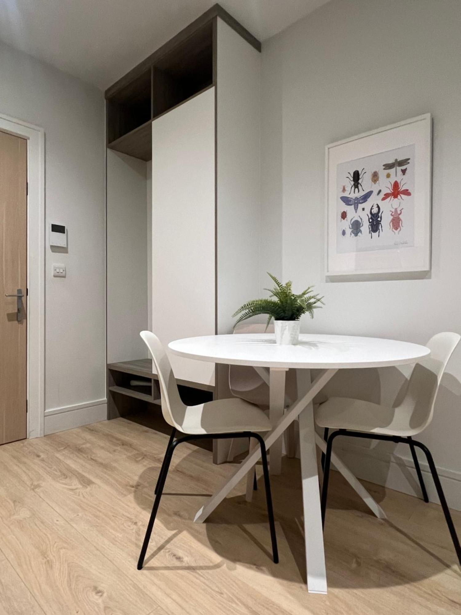 London Heathrow Airport Apartment Voyager House Terminal 12345 - Ev Electric And Parking Available! Hillingdon Extérieur photo