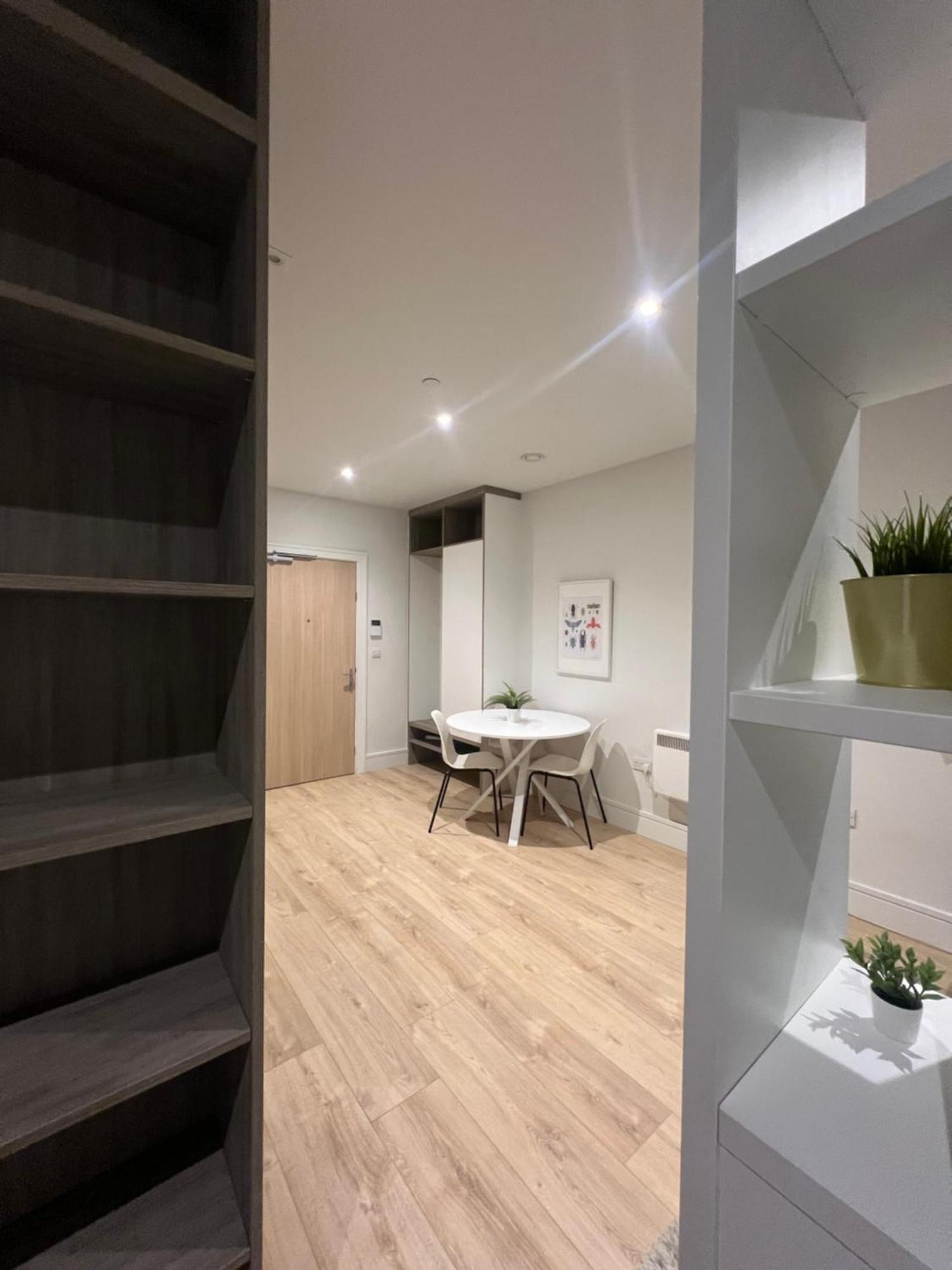London Heathrow Airport Apartment Voyager House Terminal 12345 - Ev Electric And Parking Available! Hillingdon Extérieur photo